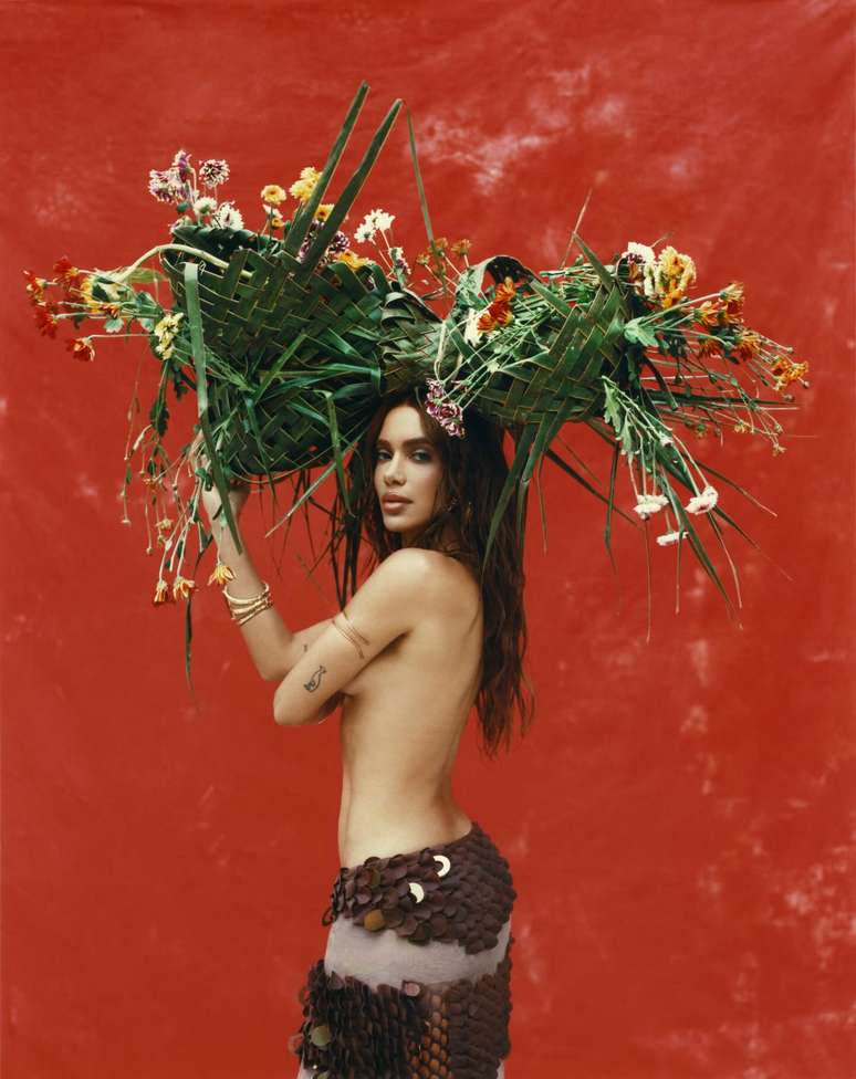 Anitta na capa de Equilibrivm 