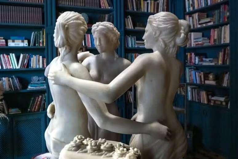 Est&aacute;tua Tr&ecirc;s Gra&ccedil;as