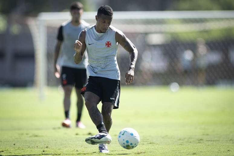 Tch&ecirc; Tch&ecirc; treinando no CT do Vasco 