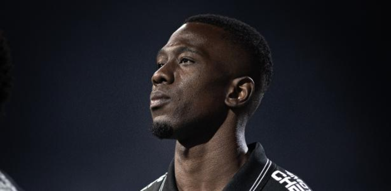 Cuesta volta a ser titular da equipe. 