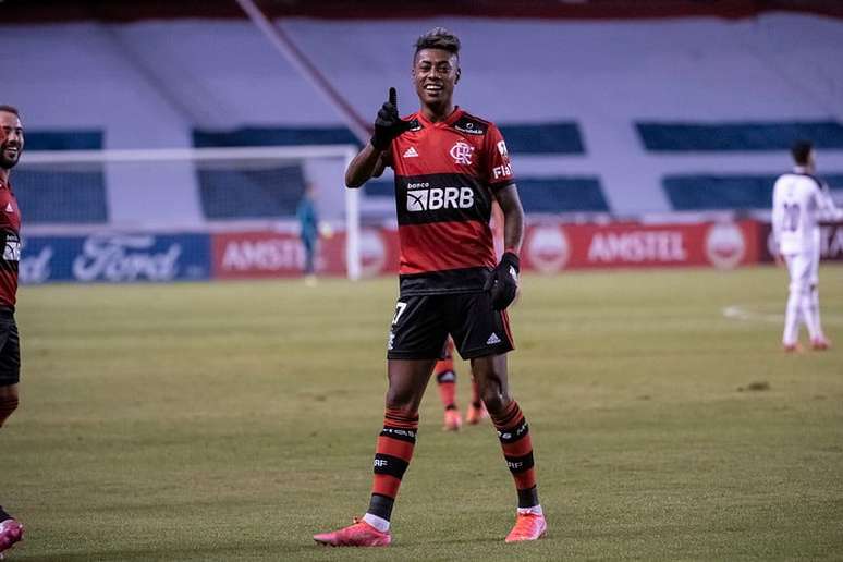 Bruno Henrique comemora gol em vit&oacute;ria do Flamengo sobre a LDU, em 2021 &ndash;