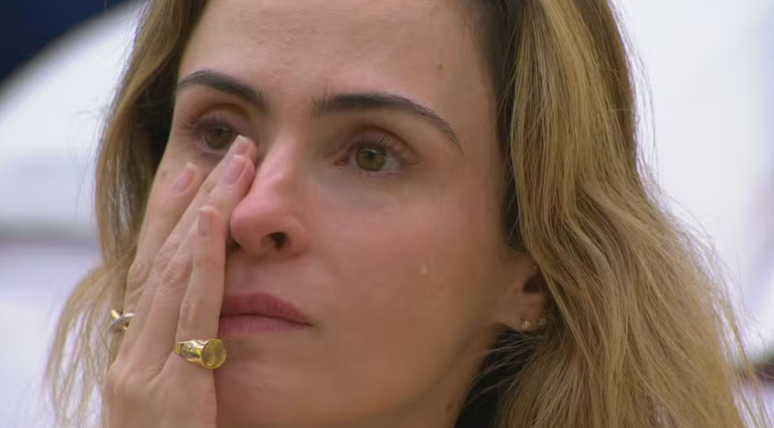 Ana Paula Renault chora no BBB 26