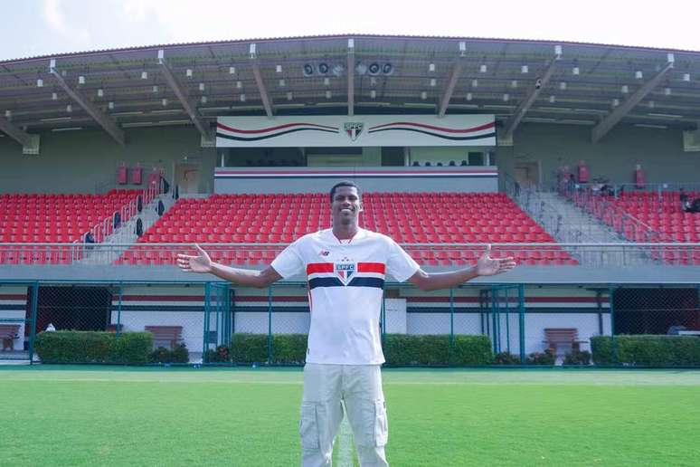 S&atilde;o Paulo pagou R$ 1,5 milh&atilde;o para ficar com Isac &ndash;