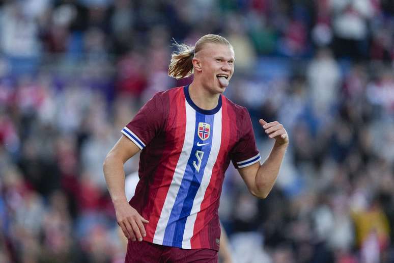 Erling Haaland, o craque da sele&ccedil;&atilde;o da Noruega para a Copa do Mundo (Photo by FREDRIK VARFJELL/NTB/AFP via Getty Images)