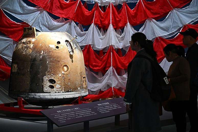 Em 2024, a China n&atilde;o s&oacute; enviou com sucesso uma sonda ao lado oculto da Lua, como tamb&eacute;m trouxe amostras de solo lunar de volta &agrave; Terra