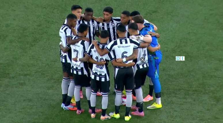 Crias do Glorioso reunidos antes da partida contra o Tim&atilde;ozinho, no Nilton Santos &ndash;