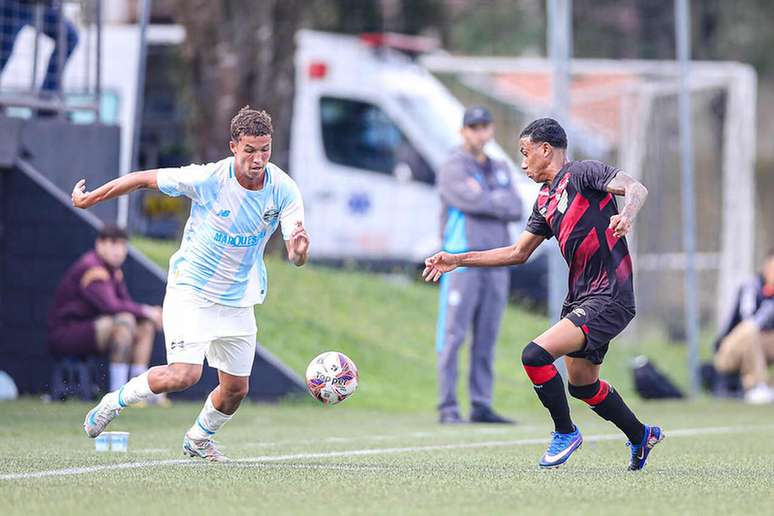 Gr&ecirc;mio consegue a virada no primeiro tempo ap&oacute;s sair atr&aacute;s no segundo tempo &ndash;