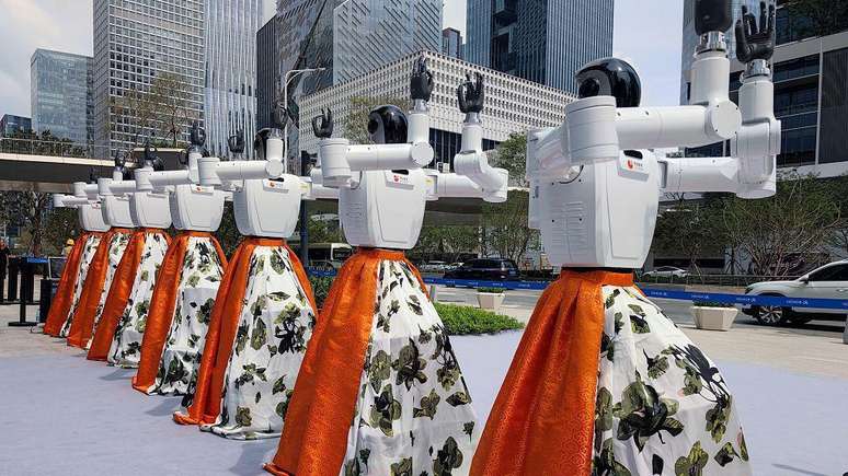 Das ind&uacute;strias aos produtos eletr&ocirc;nicos dom&eacute;sticos, as empresas chinesas buscam entregar a IA aos seus produtos e opera&ccedil;&otilde;es