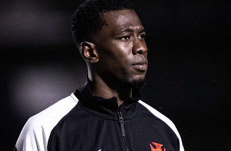 Cuesta tenta recuperar espa&ccedil;o no time titular do Vasco &ndash;