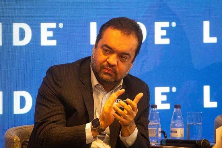 Cl&aacute;udio Castro foi condenado pelo TSE e est&aacute; ineleg&iacute;vel. Dias antes do julgamento, ele renunciou ao governo do Rio de Janeiro