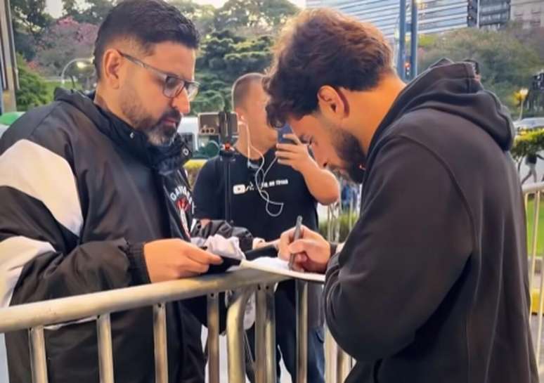 యూరి అల్బెర్టో అర్జెంటీనాకు వెళ్లాడు కానీ మ్యాచ్ కోసం ఇంకా ధృవీకరించబడలేదు - 