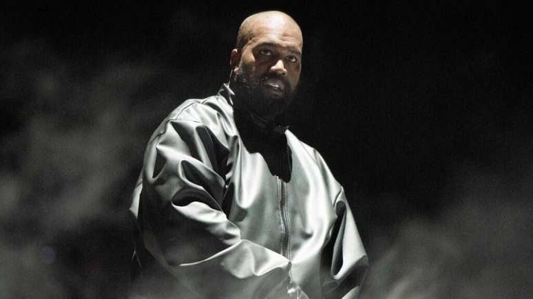 Kanye West &eacute; mantido em festival ap&oacute;s boicote de patrocinadores: "Me perdoem"