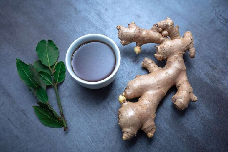 Ch&aacute; de louro com gengibre 