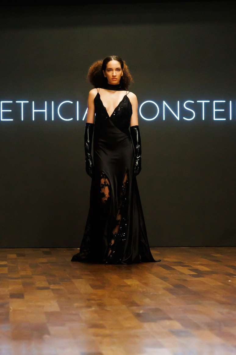 Desfile Lethicia Bronstein 