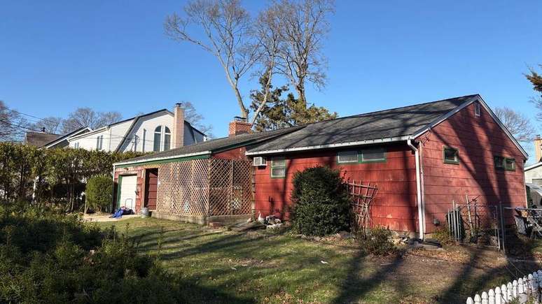 Na v&eacute;spera de Heuermann se declarar culpado, c&acirc;meras de TV pareciam gravar um document&aacute;rio com sua fam&iacute;lia no quintal