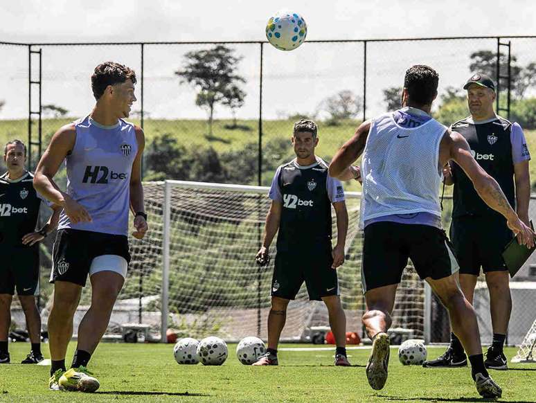Jovens da base, como o filho do Hulk, participaram das atividades no CT do Atl&eacute;tico &ndash;