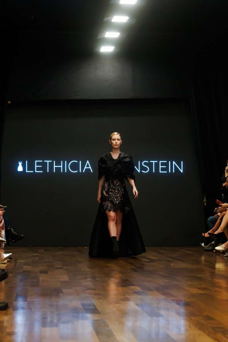 Desfile Lethicia Bronstein 