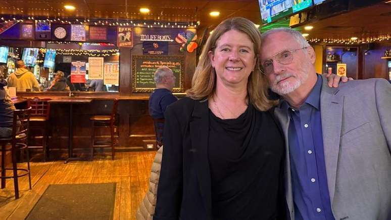 Sandra Symon estudou com Heuermann no ensino m&eacute;dio, a quem descreveu como um "solit&aacute;rio"