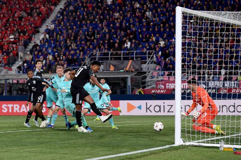 Watkins marcando para o Aston Villa 