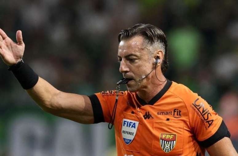 Cesar Greco/Palmeiras - Legenda: Raphael Claus foi escolhido pela Fifa para trabalhar na Copa do Mundo de 2026