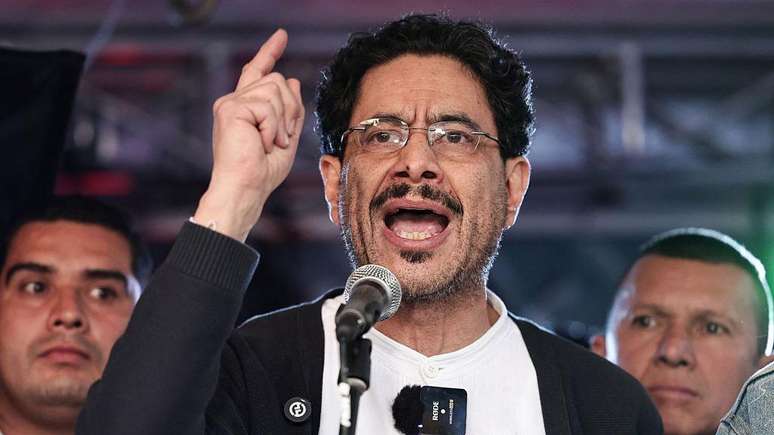 Cepeda baseia sua campanha em prosseguir no caminho de Petro, o primeiro presidente de esquerda da hist&oacute;ria moderna da Col&ocirc;mbia