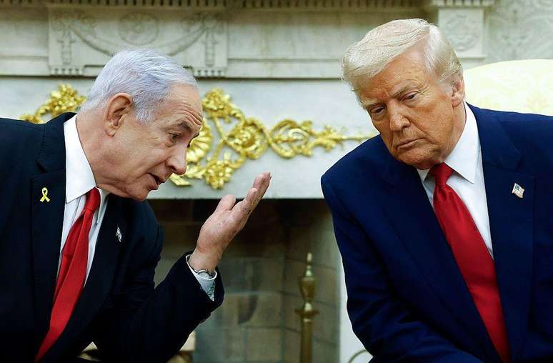 Ap&oacute;s Trump dizer que Israel iria reduzir os ataques em Beirute, Netanyahu comunicou que n&atilde;o h&aacute; "cessar-fogo" no L&iacute;bano