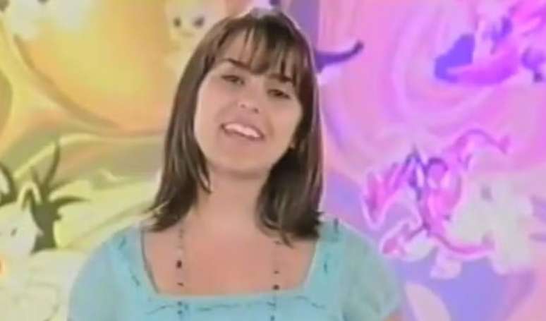 Aos 43 anos hoje e fora da Globo, ex-apresentadora da 'TV Globinho' vira mentora de oratória e tem filho prestes a completar maioridade: 'Fiquei reclusa por um tempo'.