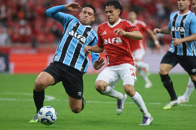 Gr&ecirc;mio e Internacional buscaram meios distintos para reaver dinheiro de antiga patrocinadora &ndash;