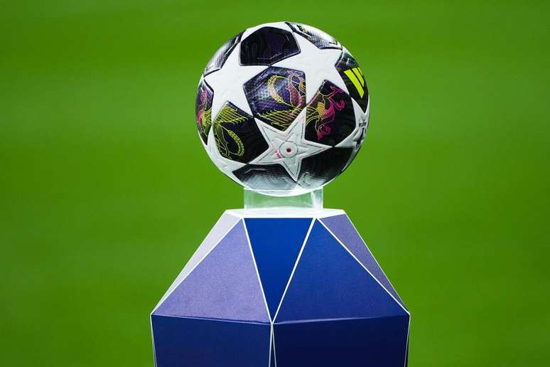 Adidas &eacute; fornecedora da bola da Champions desde de 2001 &ndash;