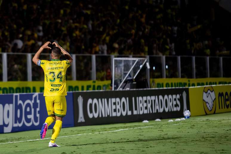 Jo&atilde;o Victor comemora primeiro gol do Mirassol na Libertadores