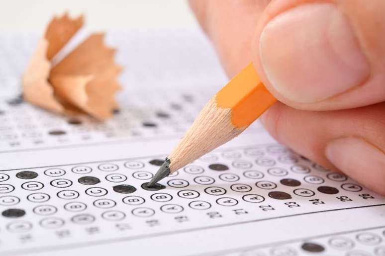 Na fase final, o ideal &eacute; que o candidato priorize a resolu&ccedil;&atilde;o de provas anteriores completas, simulando o tempo e revisando erros 