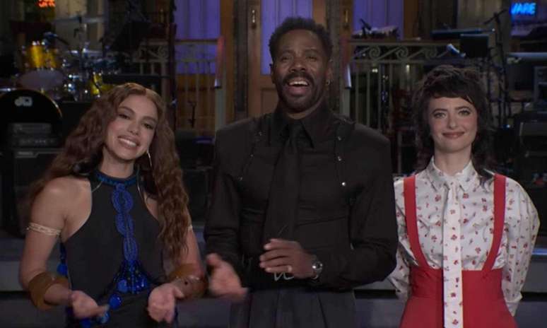 Anitta com Colman Domingo em comercial do &ldquo;Saturday Night Live&rdquo; (Foto: NBC)