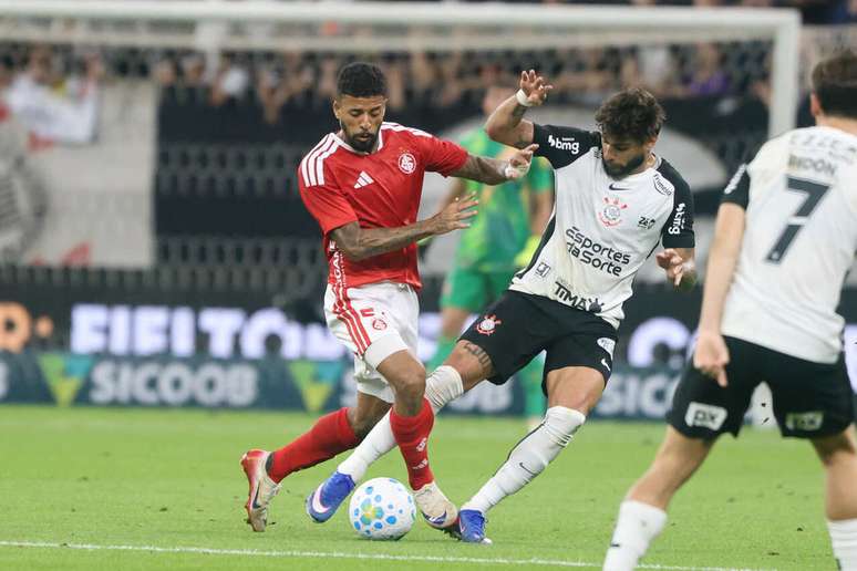 Inter vem de uma vit&oacute;ria sobre o Corinthians e, pela segunda vez, culminou em demiss&atilde;o do t&eacute;cnico advers&aacute;rio &ndash;