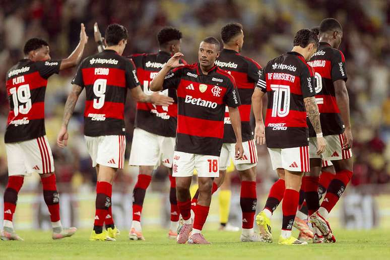 De la Cruz celebra seu &uacute;nico gol na temporada pelo Flamengo &ndash;