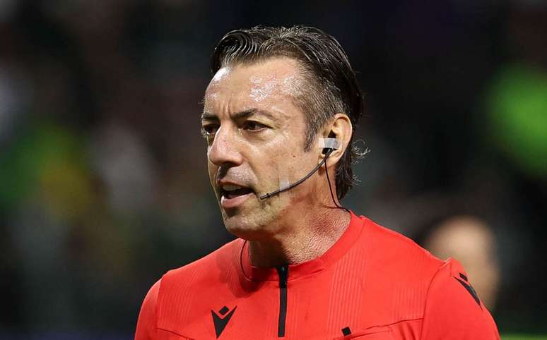 Raphael Claus ser&aacute; o respons&aacute;vel pelo apito no Fla-Flu &ndash;