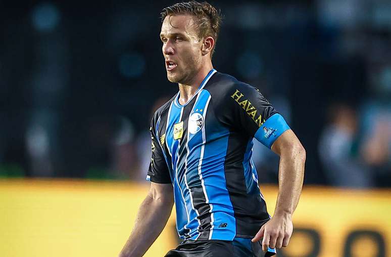 Arthur retornou aos treinos ap&oacute;s les&atilde;o no &uacute;ltimo Gre-Nal, em 11 de mar&ccedil;o &ndash; Lucas Uebel/Gr&ecirc;mio FBPA