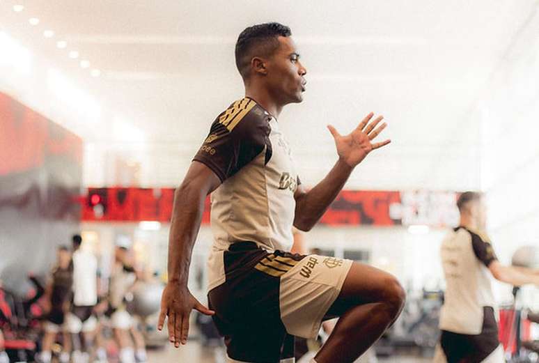 Alex Sandro se aproxima de retorno ao Flamengo &ndash;