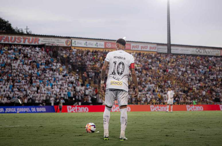 Neymar em campo pelo Santos &ndash;