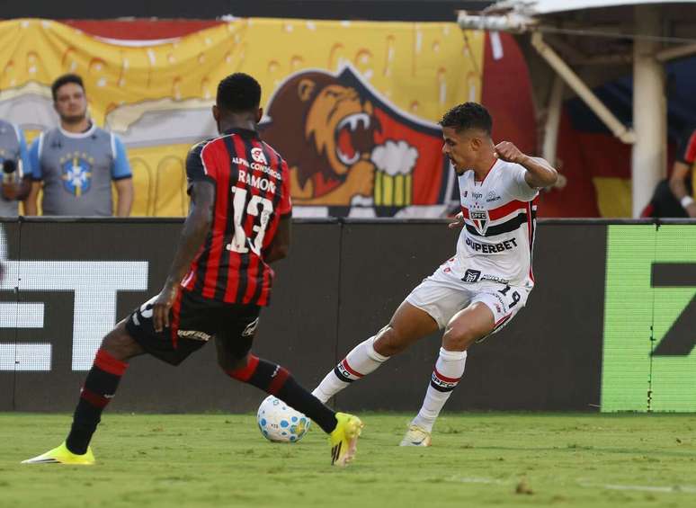 S&atilde;o Paulo joga mal e perde para o Vit&oacute;ria, no Barrad&atilde;o &ndash;