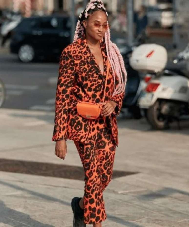 Use a mesma estampa em todo o look &ndash;