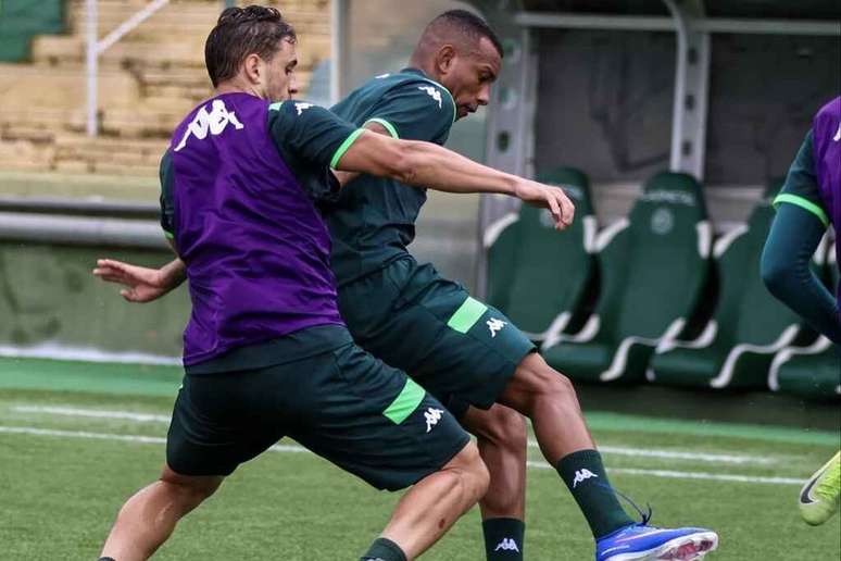 Chape estreia novo treinador contra o Athletico &ndash;