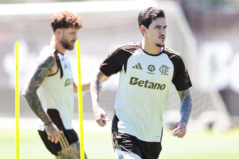 Pedro durante treinamento do Flamengo no Ninho do Urubu &ndash; FOTO; GILVAN DE SOUZA / FLAMENGO