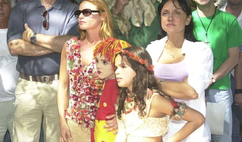 కొంతమందికి తెలుసు, కానీ షకీరా, బ్రూనా మార్క్వెజైన్ మరియు ఇసాబెల్లె డ్రమ్మండ్ గ్లోబో యొక్క రికార్డింగ్ సమయంలో స్నేహితులు అయ్యారు: 'ఆమె ఒక...'.