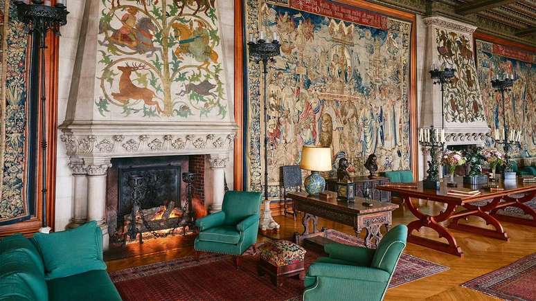 Da mesma forma que outras mans&otilde;es da &eacute;poca, Biltmore refletia a cultura aristocr&aacute;tica do Velho Mundo. Na imagem, sua cole&ccedil;&atilde;o de tape&ccedil;aria.