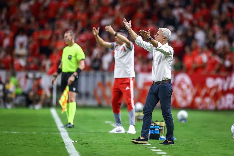 Castro: &ldquo;Todos querem resultado imediato. N&atilde;o h&aacute; hip&oacute;tese. O projeto demora&rdquo;.
