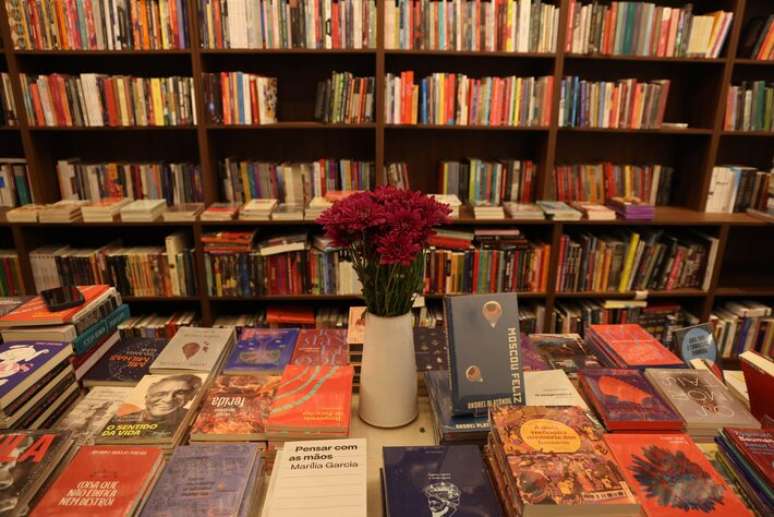 Livraria Espelho అధికారికంగా ఏప్రిల్ 11 న పనిచేయడం ప్రారంభిస్తుంది.