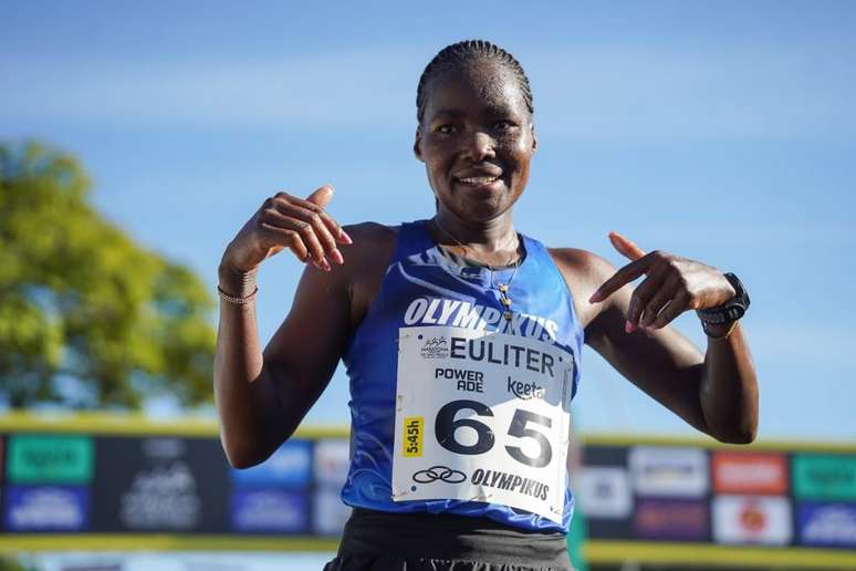 A queniana Euliter Jepchirchir foi a campe&atilde; da maratona feminina (Foto: Fernanda Paradizo)