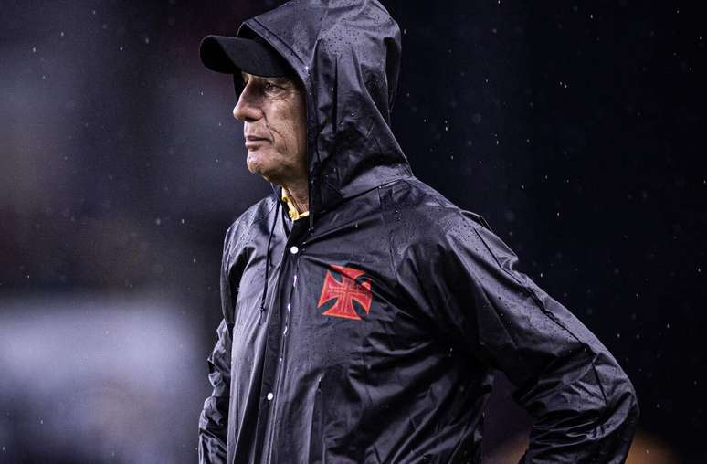 Renato Ga&uacute;cho conseguiu resgatar o &acirc;nimo do Vasco no primeiro m&ecirc;s no comando &ndash;