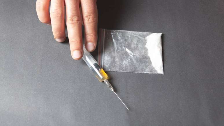 Casos de morte que se associam &agrave; cetamina geralmente envolvem m&uacute;ltiplos fatores, como presen&ccedil;a de outras drogas, condi&ccedil;&otilde;es m&eacute;dicas pr&eacute;vias e falta de socorro r&aacute;pido &ndash; depositphotos.com / fantasticstudio33