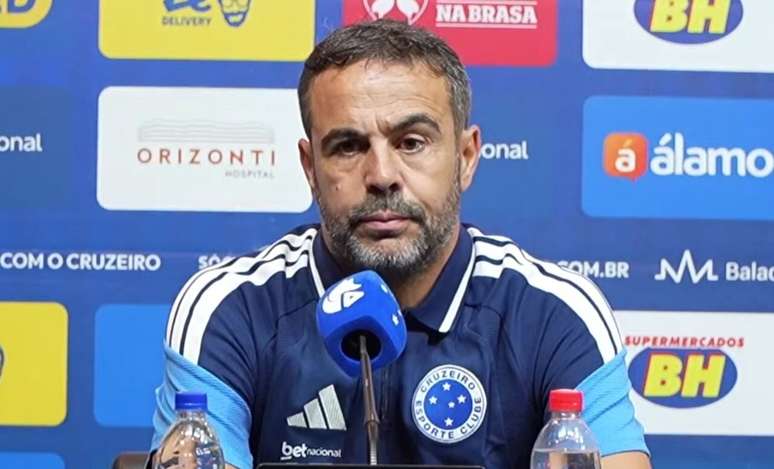 Artur Jorge durante entrevista coletiva do Cruzeiro &ndash;